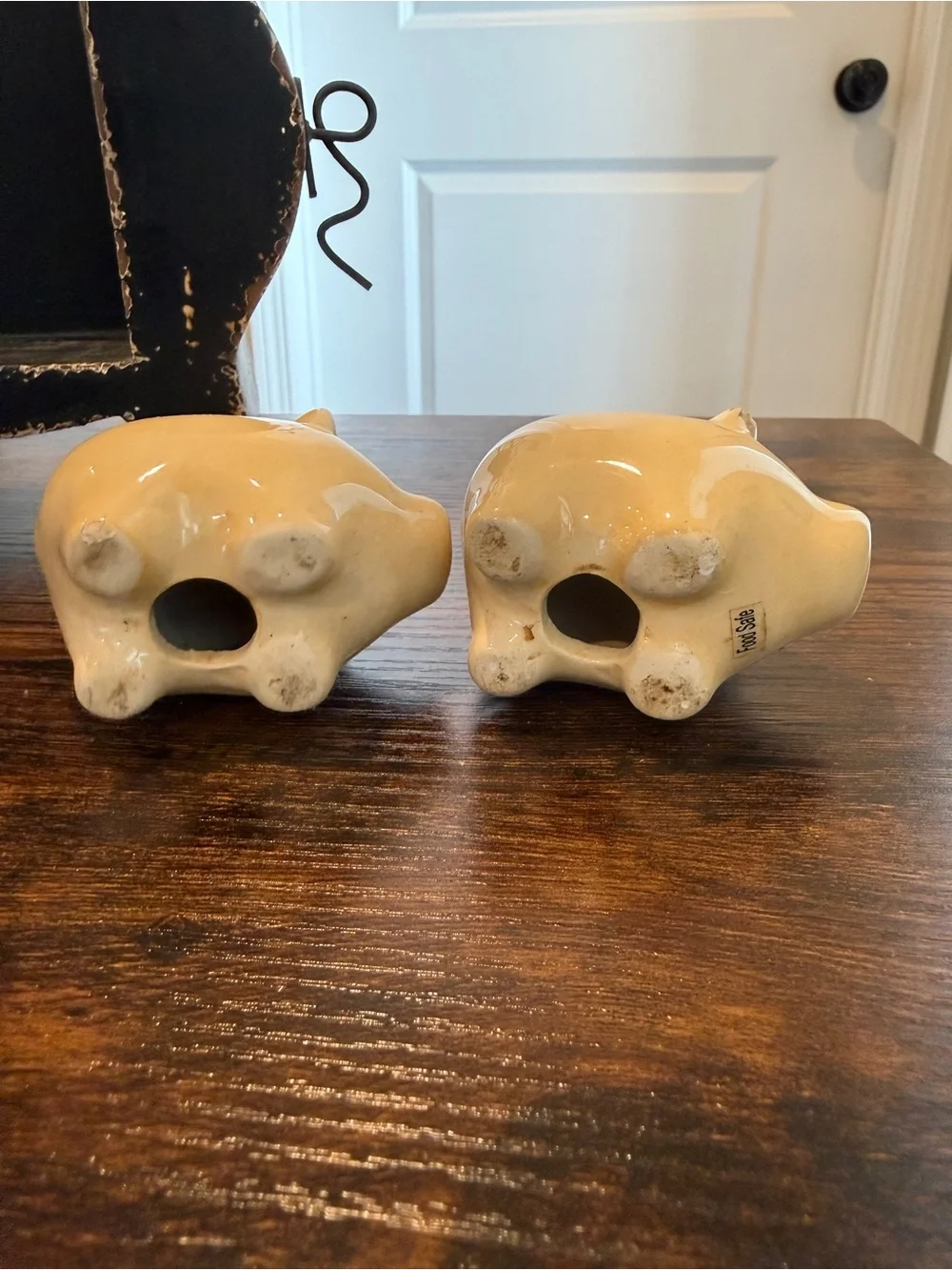 Rustic Pig Shelf with Cream Ceramic Pig Salt & Pepper Set